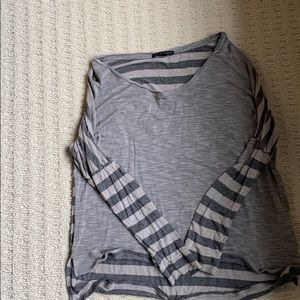 Knit flowy top black and cream